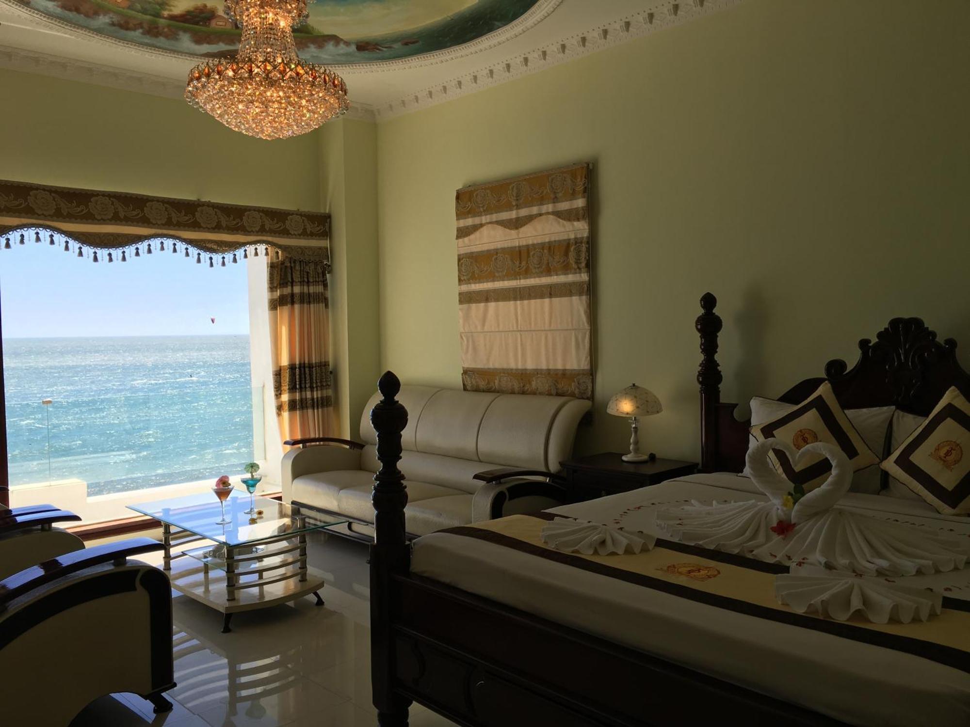Ocean Front Hotel ファンティエット エクステリア 写真