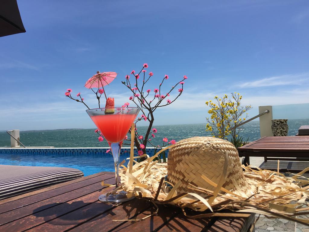 Ocean Front Hotel ファンティエット エクステリア 写真