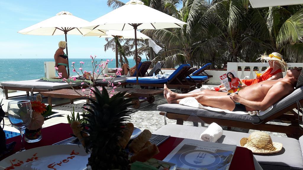 Ocean Front Hotel ファンティエット エクステリア 写真