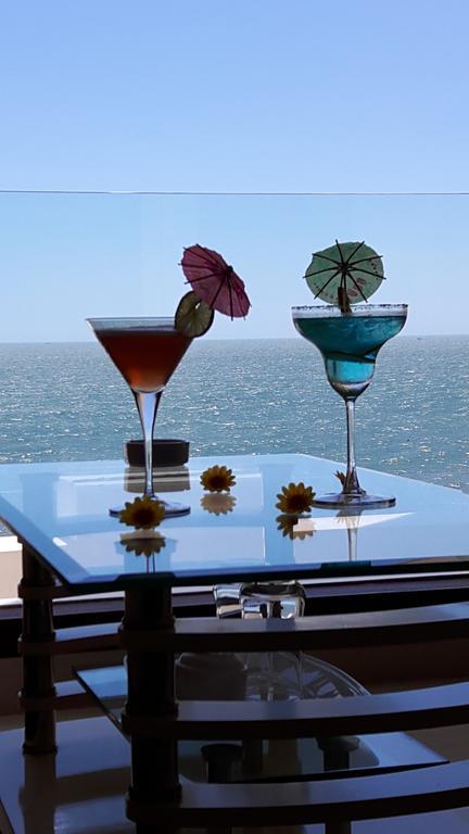 Ocean Front Hotel ファンティエット エクステリア 写真
