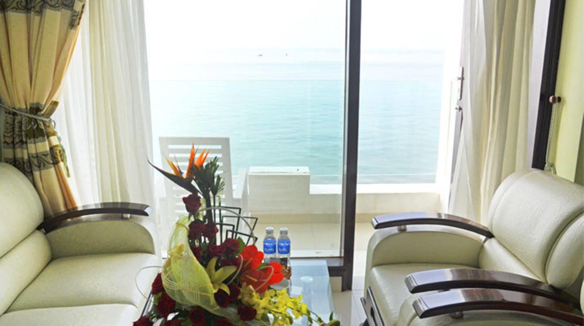 Ocean Front Hotel ファンティエット エクステリア 写真