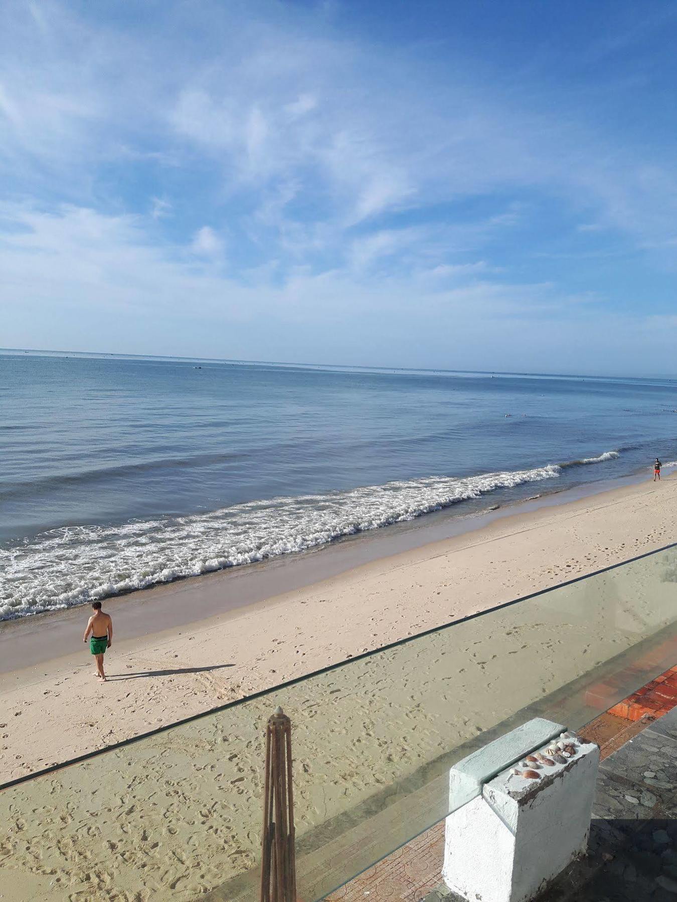 Ocean Front Hotel ファンティエット エクステリア 写真