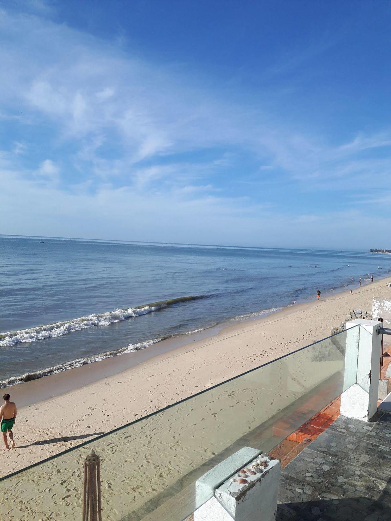 Ocean Front Hotel ファンティエット エクステリア 写真