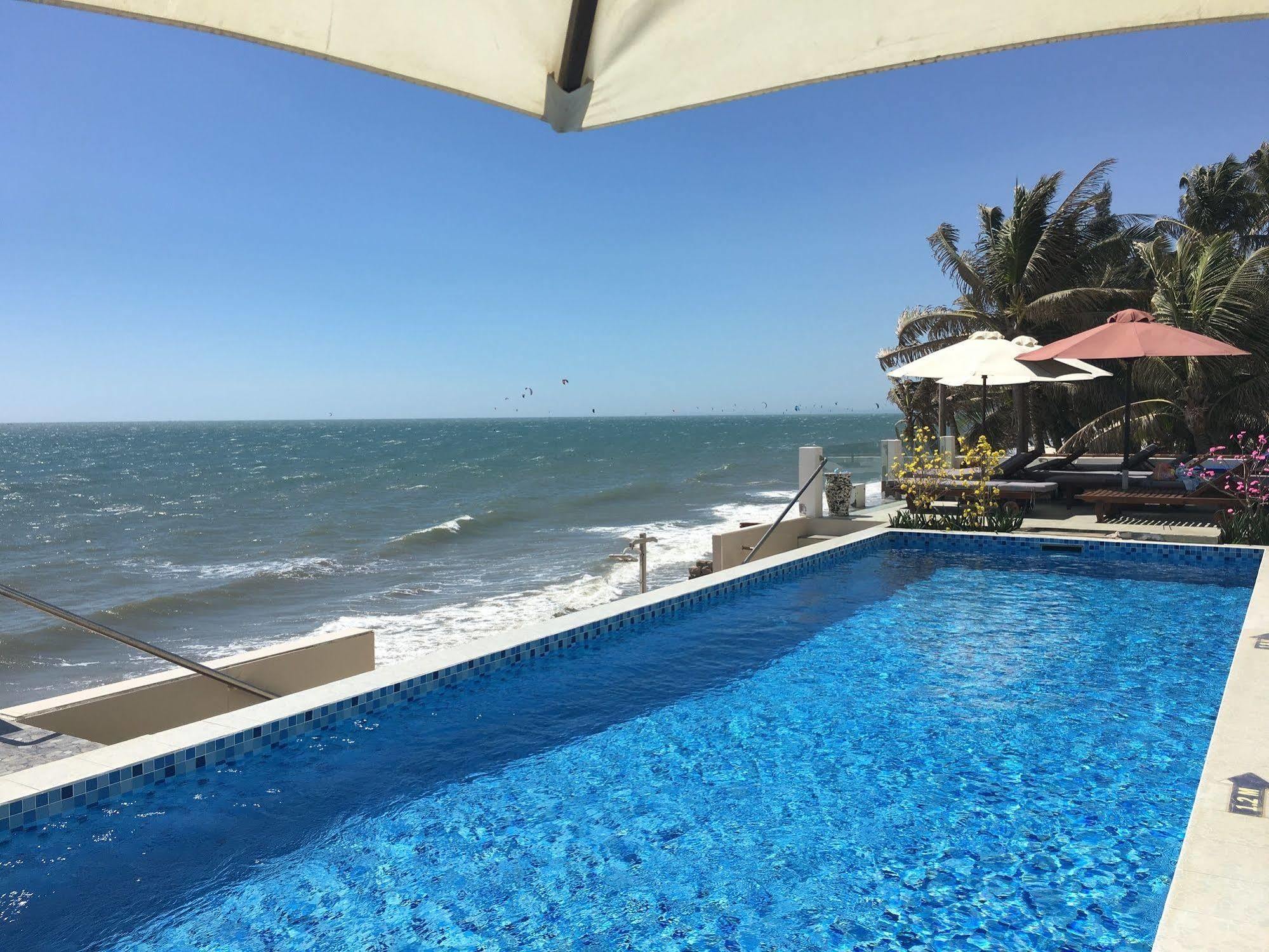 Ocean Front Hotel ファンティエット エクステリア 写真