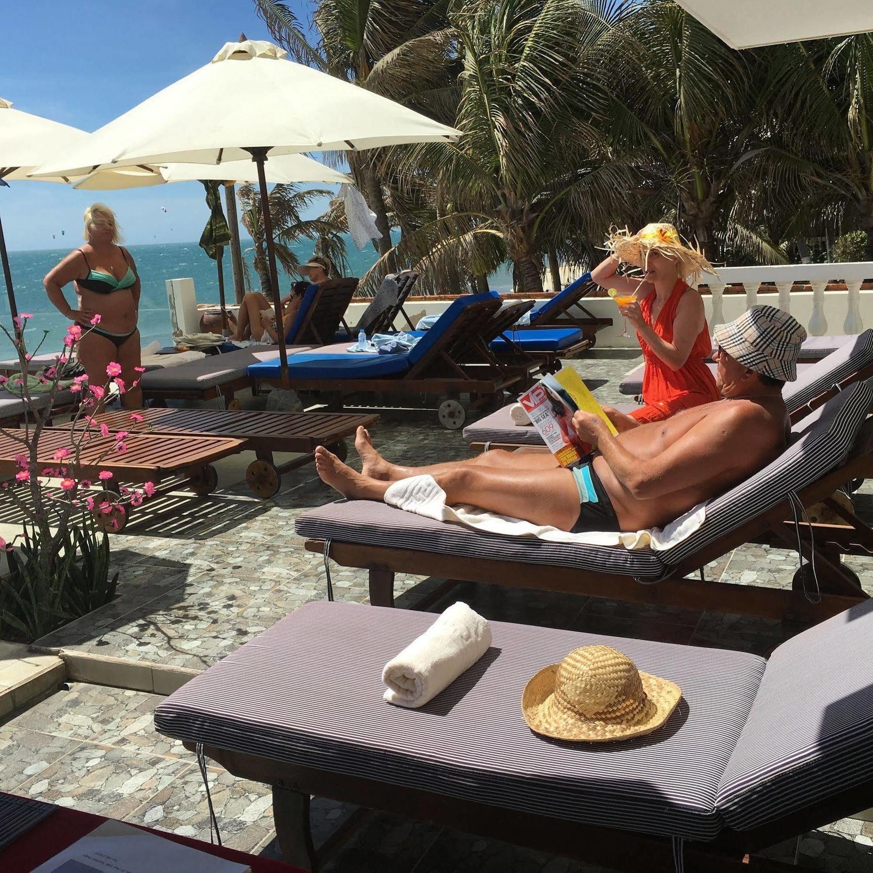 Ocean Front Hotel ファンティエット エクステリア 写真