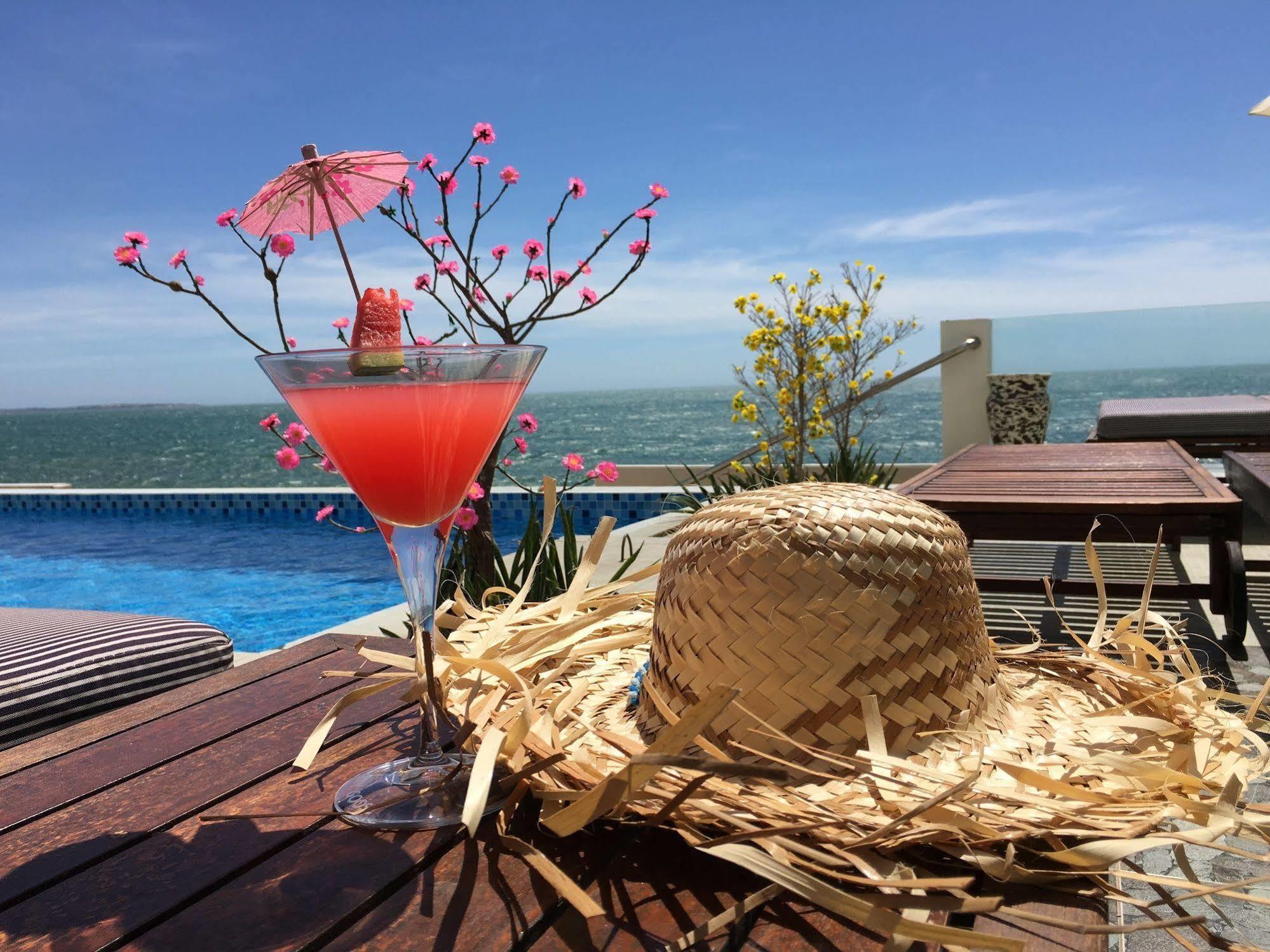 Ocean Front Hotel ファンティエット エクステリア 写真
