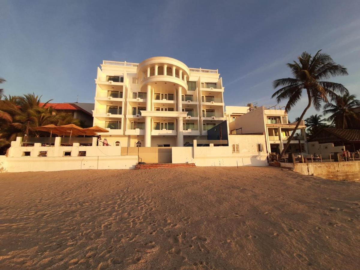 Ocean Front Hotel ファンティエット エクステリア 写真